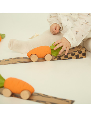 OLIandCAROL -COCHECITO MORDEDOR DE CAUCHO NATURAL ZANAHORIA