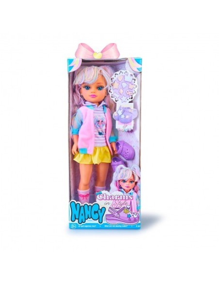 FAMOSA - MUÑECA NANCY CHARMS IN STYLE