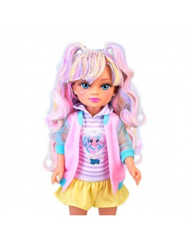FAMOSA - MUÑECA NANCY CHARMS IN STYLE
